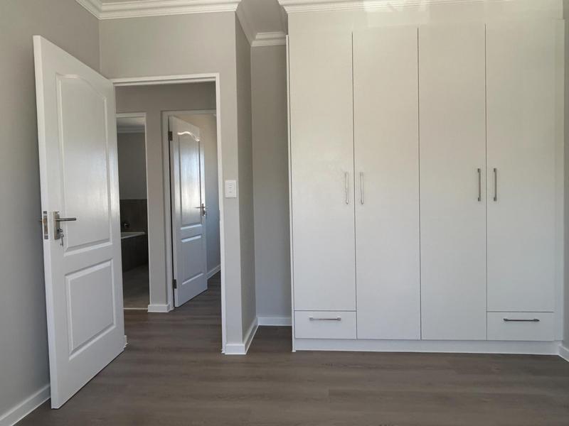 To Let 2 Bedroom Property for Rent in Sunningdale Western Cape